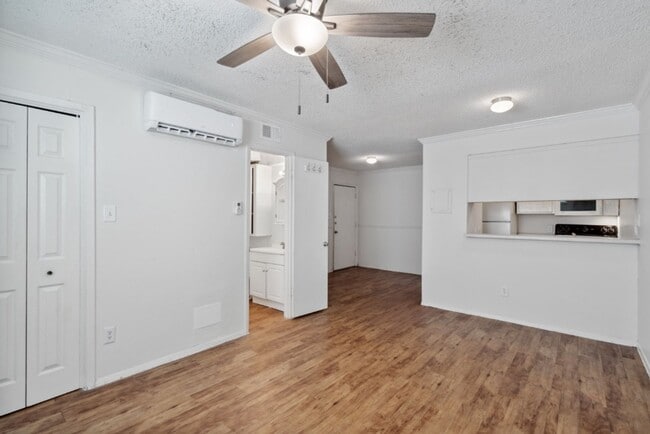 Building Photo - 4105 Speedway, Unit 4105 Speedway,  105