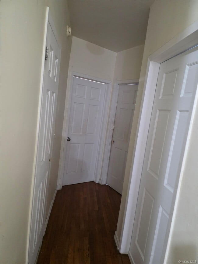 Photo - 301 Wyona St