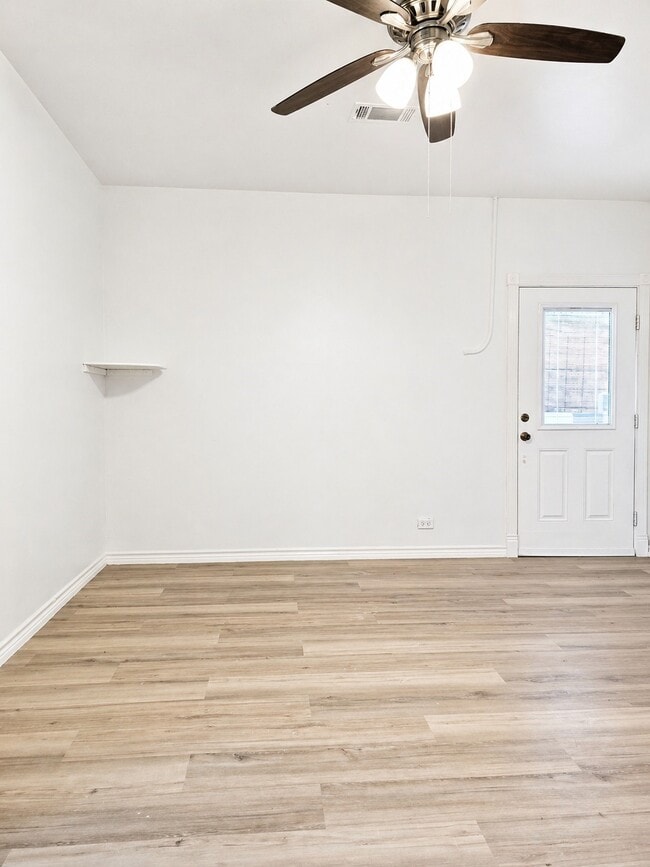 Photo - 6637 Avenue T