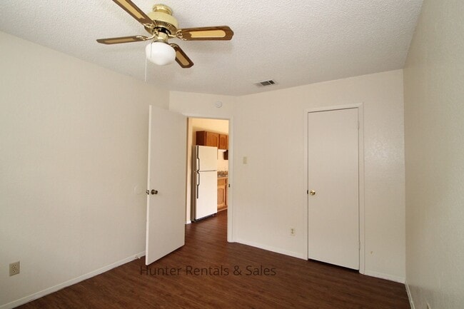 Photo - Dreamy Three-Bedroom - 1st month free with...
