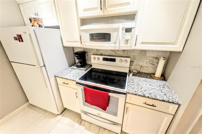 Photo - 750 N Tamiami Trl Unit 1404