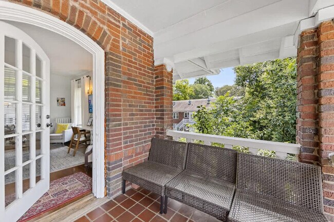 Photo - 536 Hawthorne Ln Unit FL2-ID1331063P