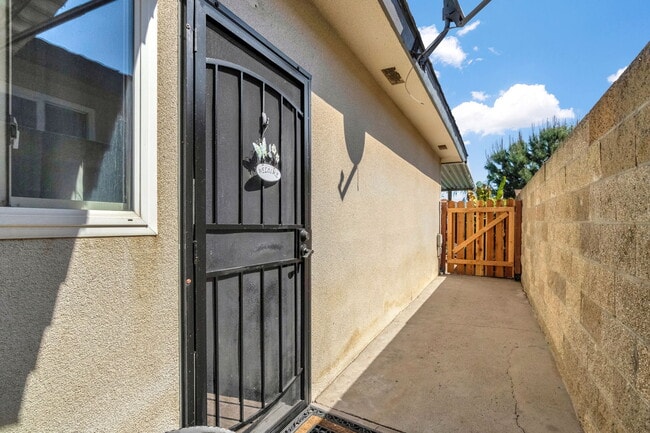 Photo - 6286 N 10th St