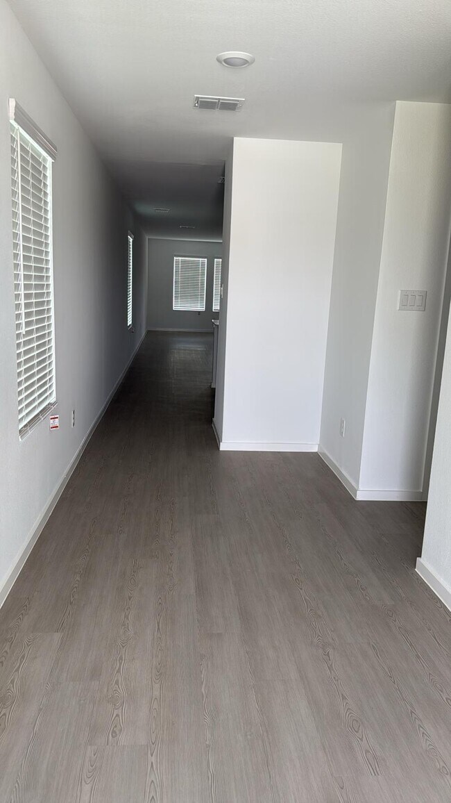 Photo - 3120 Tokara St