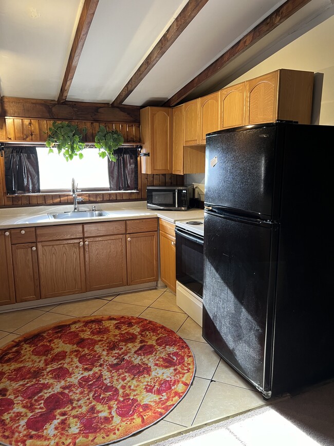 Building Photo - 1040 Taylorsville Rd Unit 2 bedroom