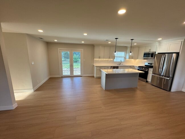 Family Room - 3185 Oriole Dr