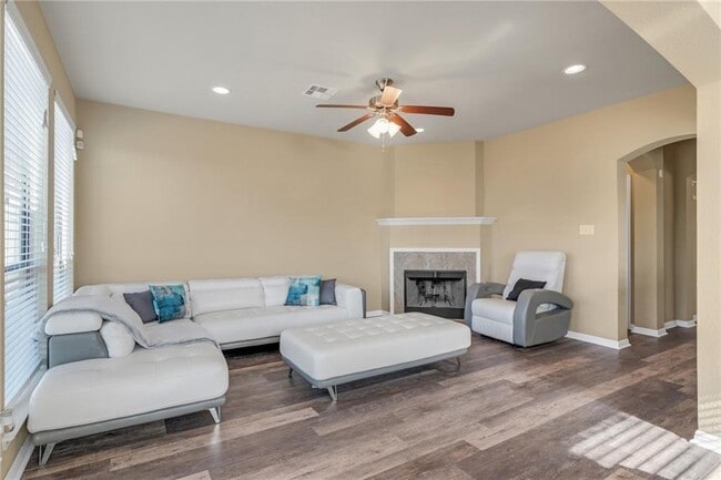 Photo - 3418 Castleton Dr
