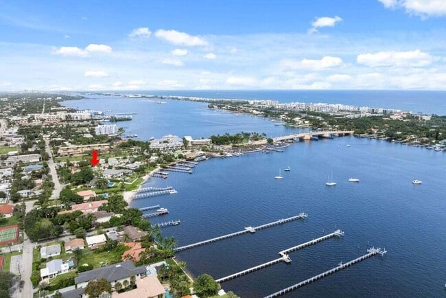 Photo - 121 S Lake Dr