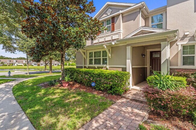 Spacious 3-Bed, 2.5 Bath End Unit Townhome in Windermere with 2 Car Garage!