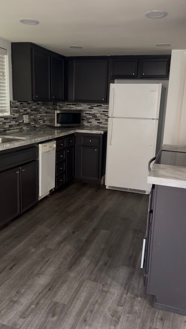 Photo - 3701 Colonial Dr Unit 228