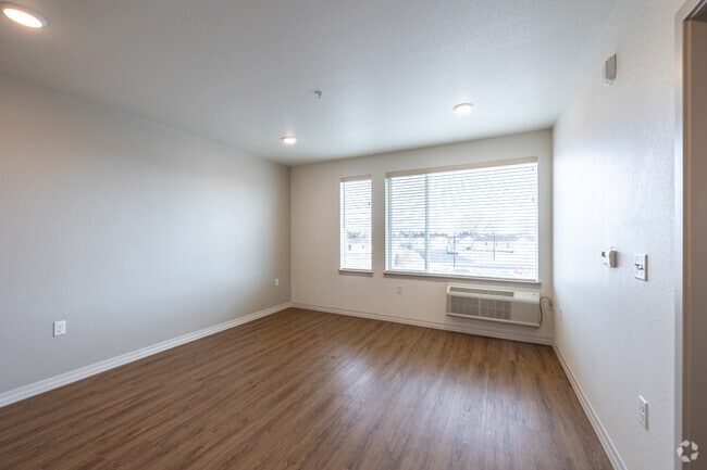 1BR, 1BA - 625SF - Living Room