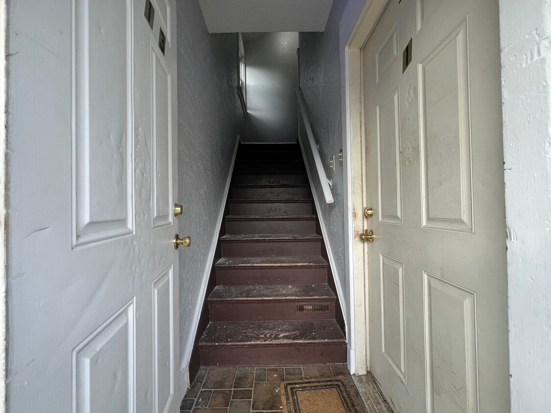 Entry - 1413 Margaret St (Homestead, PA)