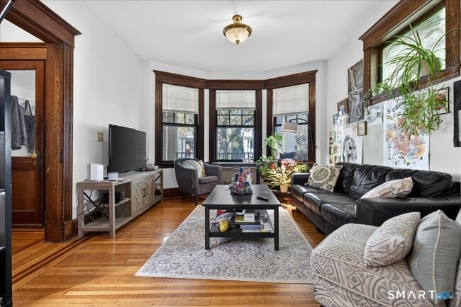 Building Photo - 106 Lawrence St Unit 1
