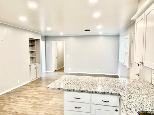 Photo - 3621 56th St