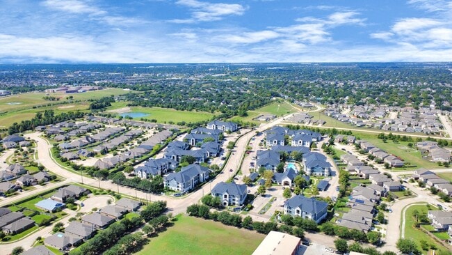 Building Photo - 6777 Sommerall Dr Unit 1033