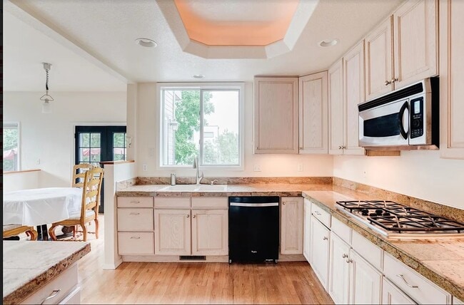 Photo - 995 Quince Ave