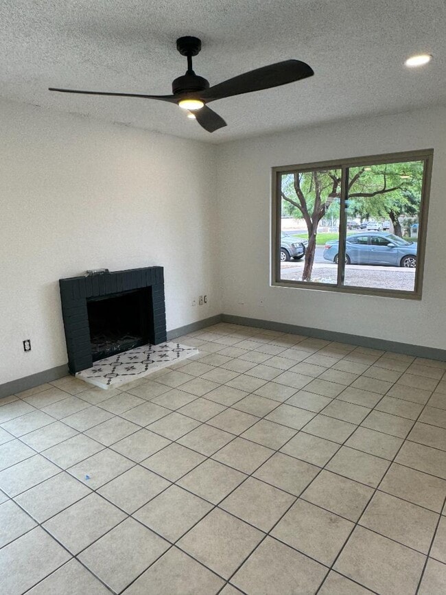 Photo - 8130 N 33rd Dr