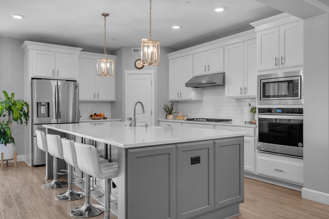 Photo - 2613 Morris Ave