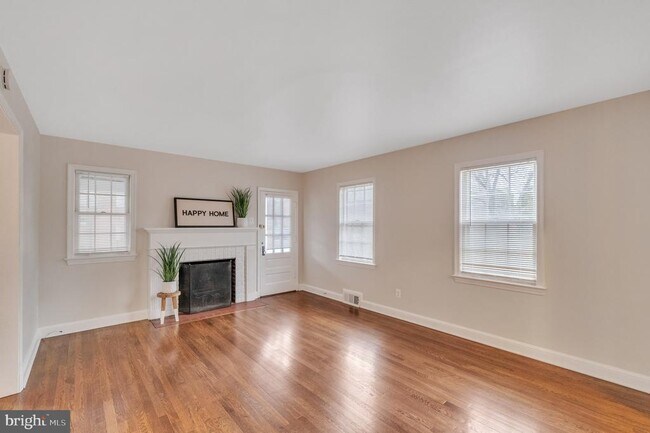 Photo - 440 N Nelson St