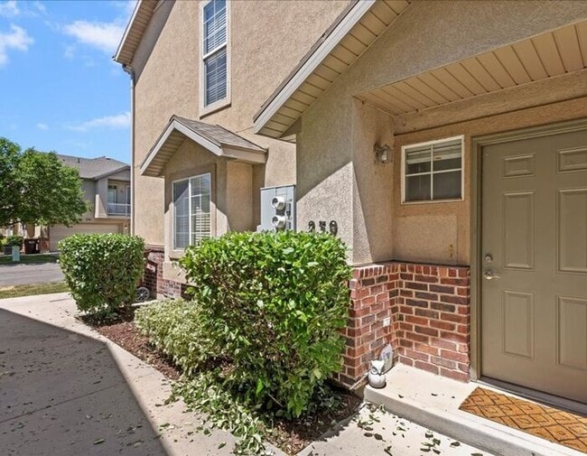 Photo - North Salt Lake Like New 2 bad, 2 bath 2 car garage
