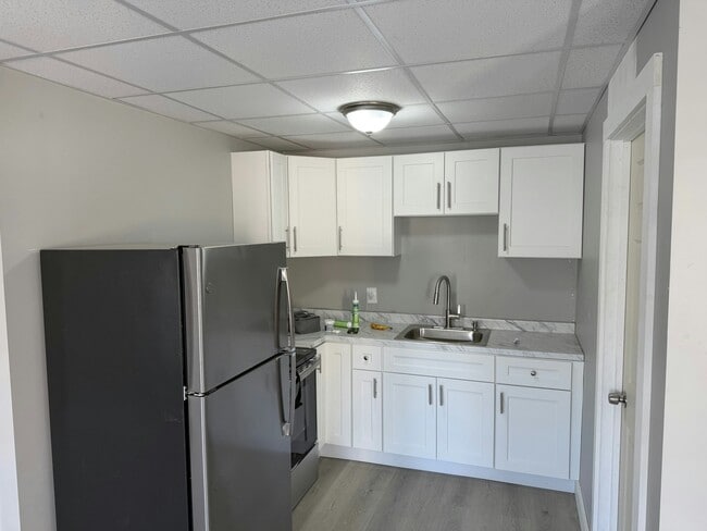 Building Photo - 135 Orange St Unit 2B