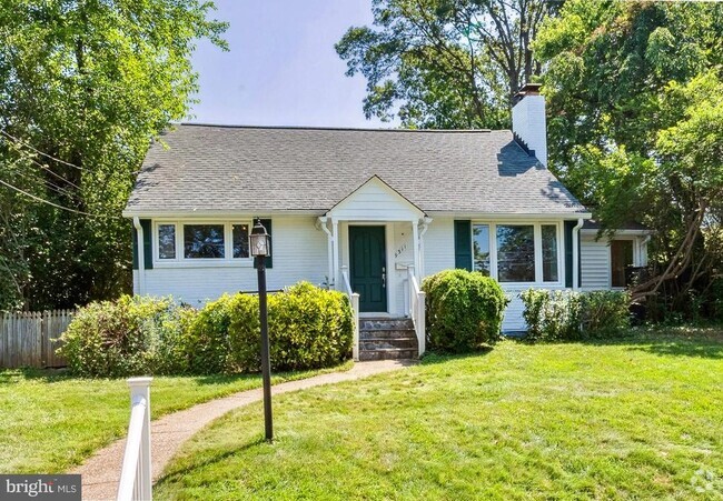 Building Photo - 9311 Adelaide Dr Rental
