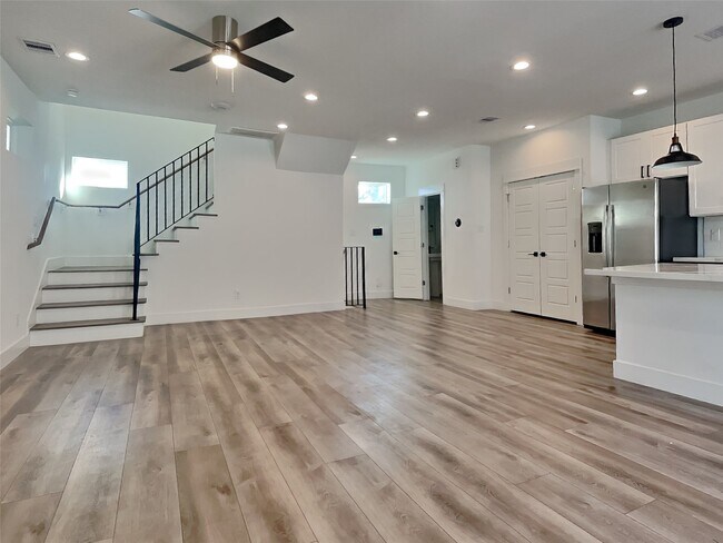 Photo - 2056 Johanna Dr