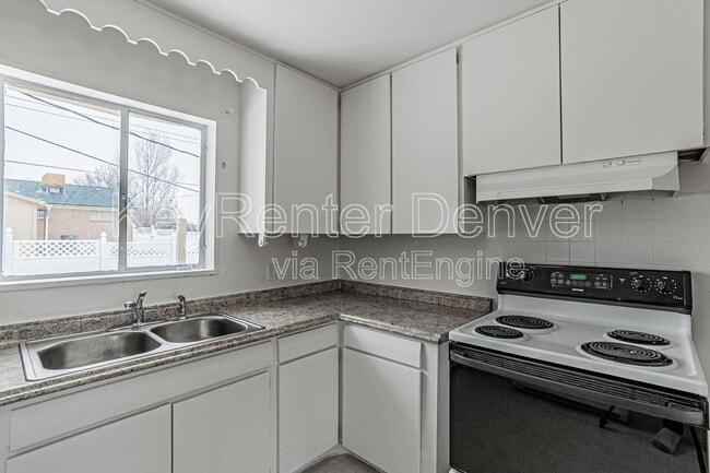 Photo - 265 Pike St
