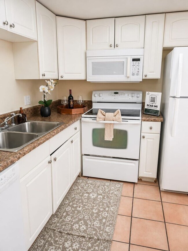 Photo - Charming 1 Bedroom / 1 Bathroom Condo – First Floor Unit with Florida Room in a Gated Community. Unit 06A3