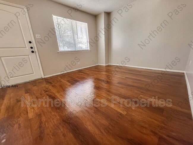 Photo - 5209 Carousel Dr Unit 6 (R)