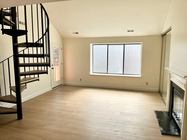 Photo - 2704B Sussex Ct Unit Brittany Commons