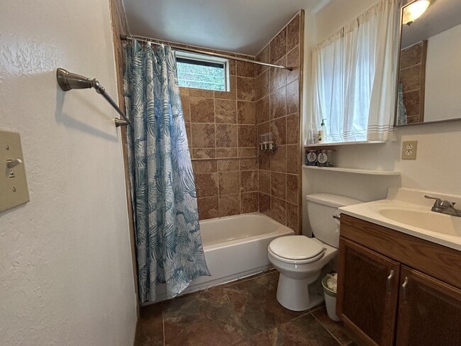 Photo - 15-2024-2024 23rd Ave