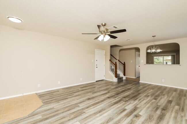 Photo - 756 Fountain Gate