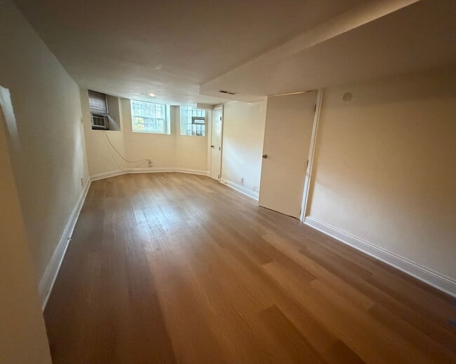 Photo - 3620 N Hermitage Ave Unit 3620-GDN