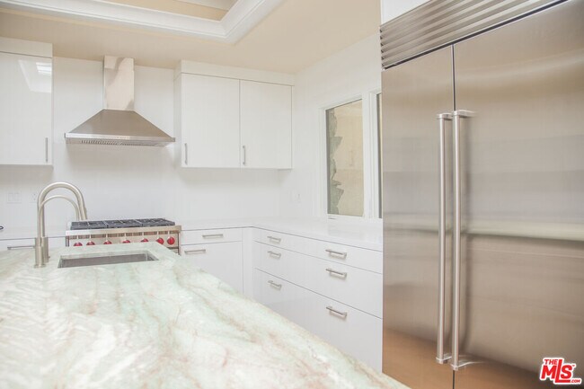 Photo - 17965 Seabreeze Dr