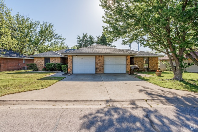 Building Photo - 746 Prairie Creek Dr Rental