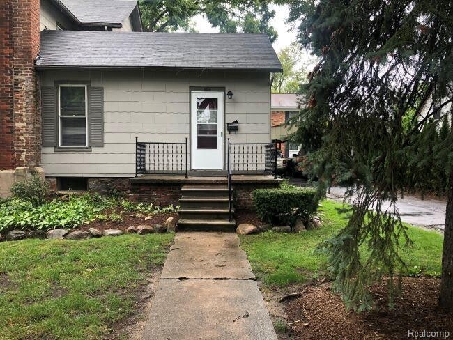Photo - 380 E Frank St