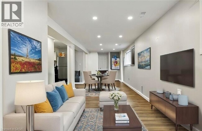 Photo - 203 Commercial St