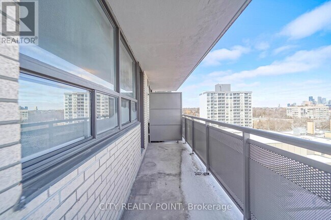 Photo - 1500 Bathurst St Unit 1008