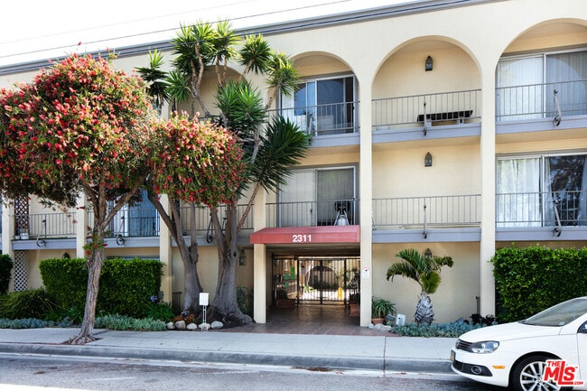 Building Photo - 2311 4th St Unit 114