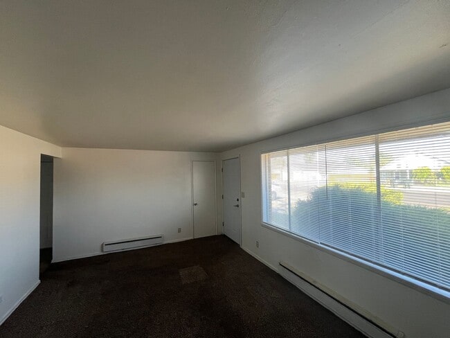 Photo - West Peninsula Duplex Unidad 2724