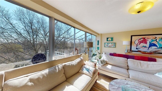 Photo - 1400 East Ave