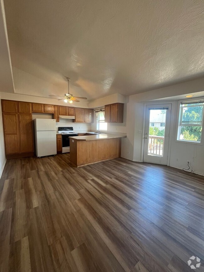 Building Photo - 1-bedroom 1-Bathroom Duplex in Springfield Rental