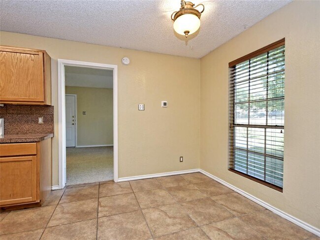 Photo - 415 Fantail Loop