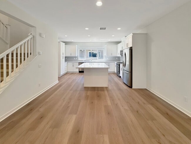 Photo - Luxury 4Bd/3.5Ba Smart Home in Gated Lake ...