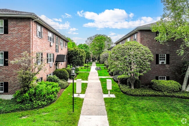 Photo - Newton Gardens