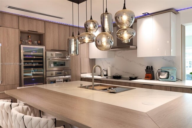 Photo - 2537 SE 10th Ct