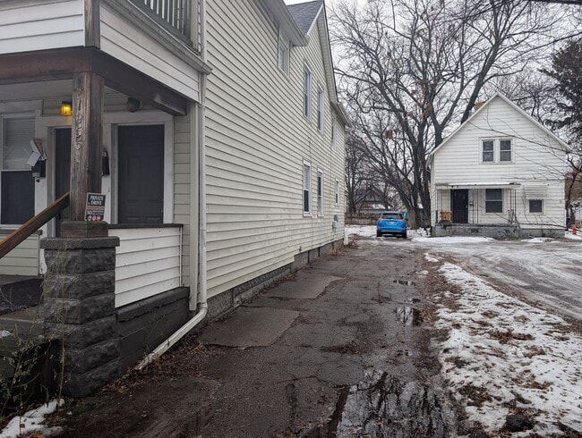 Photo - 1955 W 58th St Unidad Lower