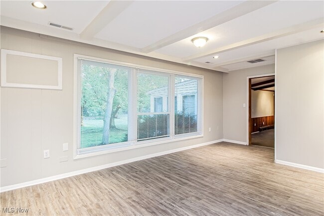 Photo - 7018 SOM Center Road