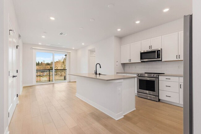 Photo - 6901 NE 184th Ln Unidad 204